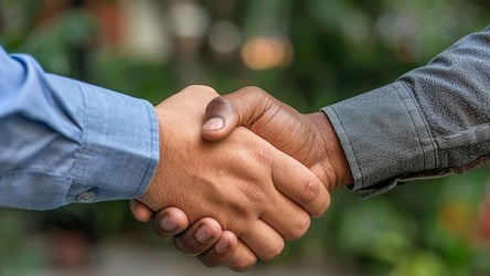 Relaciones con Clientes: Qué Es y Cómo Mejorarla-featured-image